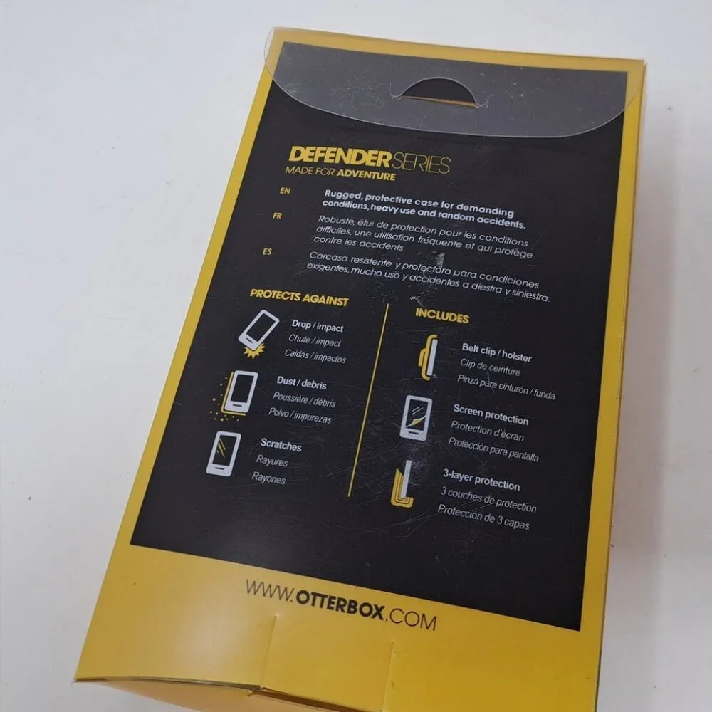 NIB Otter Box Defender Rugged Protection iPhone 4/4S Case Black Belt Clip